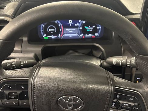 Used 2025 Toyota 4Runner Limited image 28