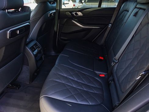 Used 2025 BMW X5 sDrive40i w/ Premium Package image 21