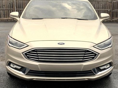 Used 2017 Ford Fusion SE w/ Fusion SE Technology Package image 7