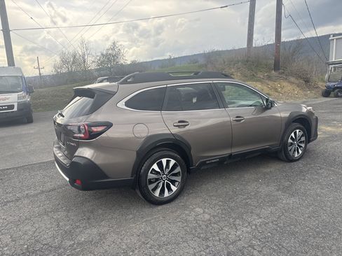 Used 2024 Subaru Outback Limited image 3