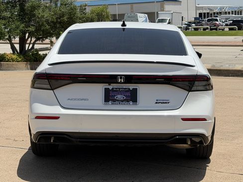 Used 2025 Honda Accord Sport image 5