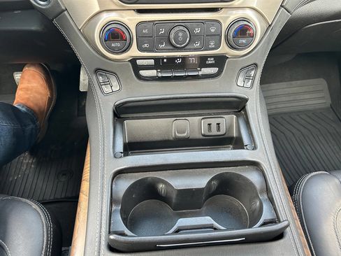 Used 2019 GMC Yukon Denali w/ Denali Ultimate Package image 19