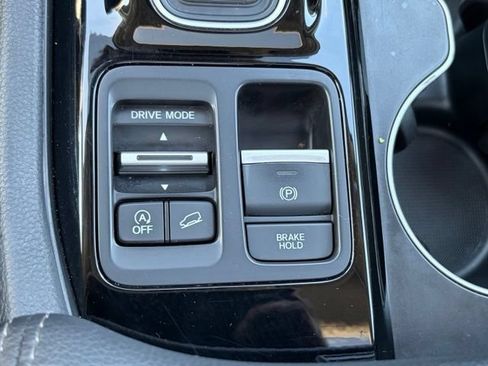 Used 2024 Honda Pilot Touring image 27