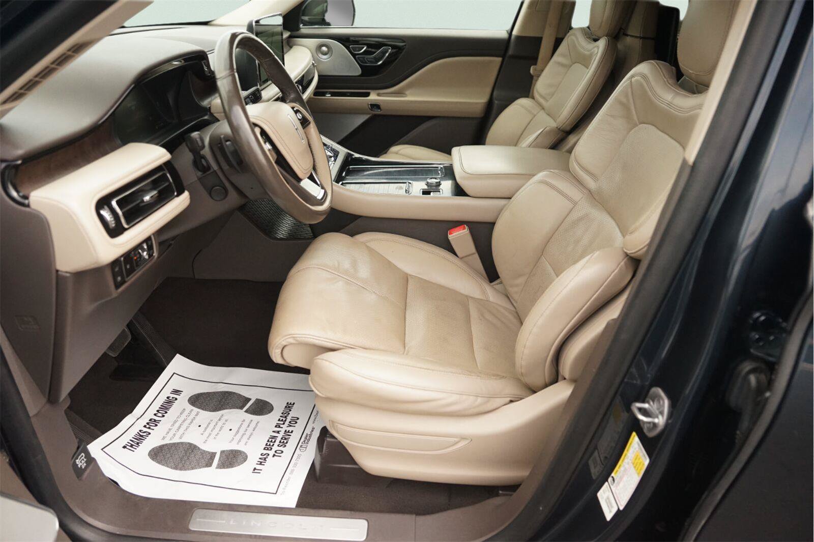 Used 2022 Lincoln Aviator Grand Touring w/ Equipment Group 301A AWD/4WD image 9
