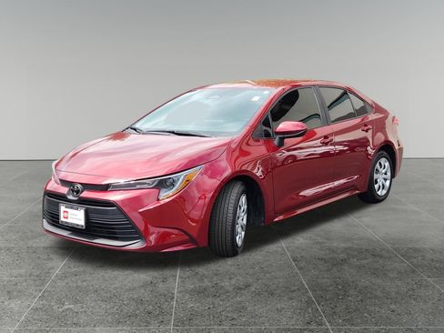 Certified 2025 Toyota Corolla LE FWD image 3