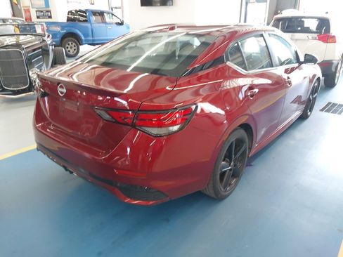 Used 2024 Nissan Sentra SR FWD image 2