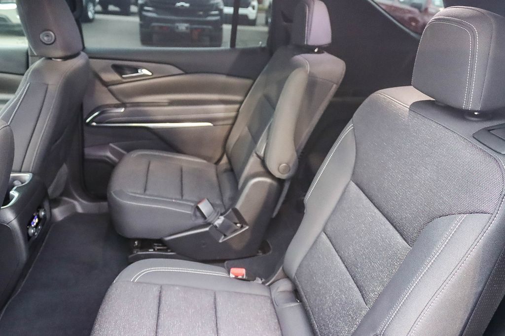 Used 2026 Chevrolet Traverse LT w/ Driver Confidence Package AWD/4WD image 17