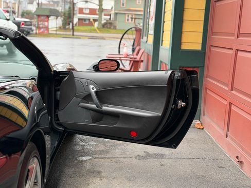 Used 2006 Chevrolet Corvette Convertible w/ Preferred Equipment Group image 22