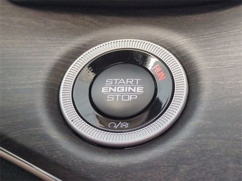 New 2025 Jeep Grand Cherokee Overland w/ Luxury Tech Group IV image 29