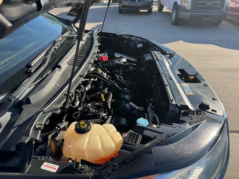 Used 2019 Ford Edge SEL image 17