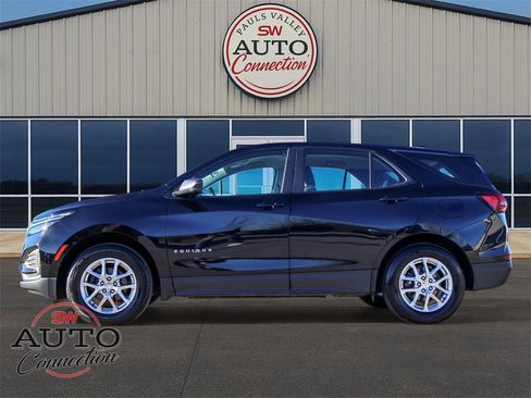 Used 2023 Chevrolet Equinox LS w/ LPO, Floor Liner Package image 4