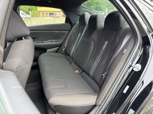 Used 2025 Hyundai Elantra Sport FWD image 19