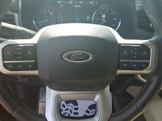 Used 2024 Ford Expedition XLT AWD/4WD image 12