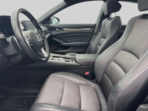 Used 2018 Honda Accord Sport image 13