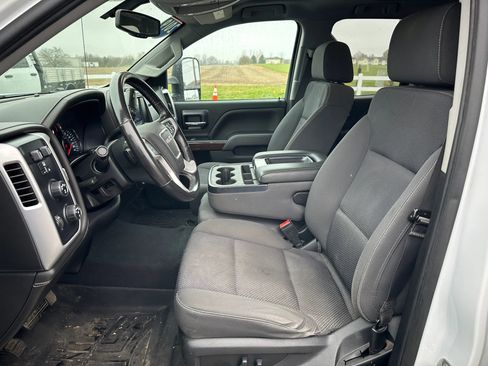 Used 2019 GMC Sierra 1500 SLE w/ SLE Value Package image 8