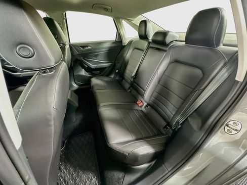Certified 2023 Volkswagen Jetta SE w/ Panoramic Sunroof Package FWD image 25