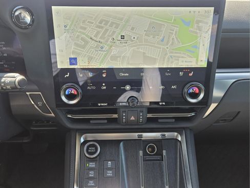 Used 2025 Lexus GX 550 w/ Accessory Package (32) AWD/4WD image 16