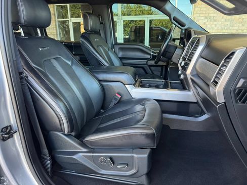 Used 2020 Ford F250 Platinum w/ Tremor Off-Road Package AWD/4WD image 33