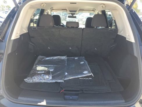 Used 2025 Nissan Rogue SV FWD image 13