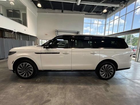 Used 2025 Lincoln Navigator L Black Label AWD/4WD image 6