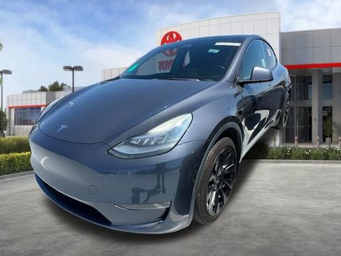 Used 2021 Tesla Model Y Long Range AWD/4WD image 2