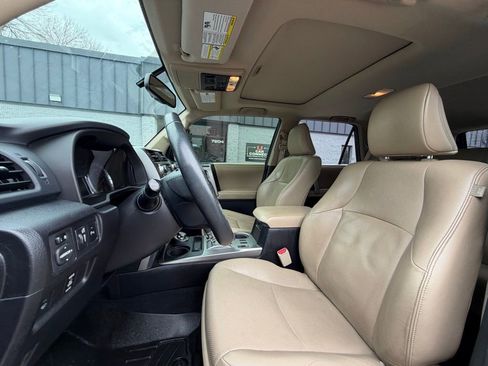 Used 2015 Toyota 4Runner Limited AWD/4WD image 19