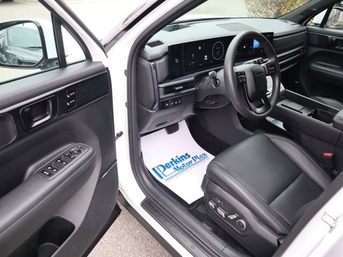 Used 2024 Hyundai Santa Fe Calligraphy image 3