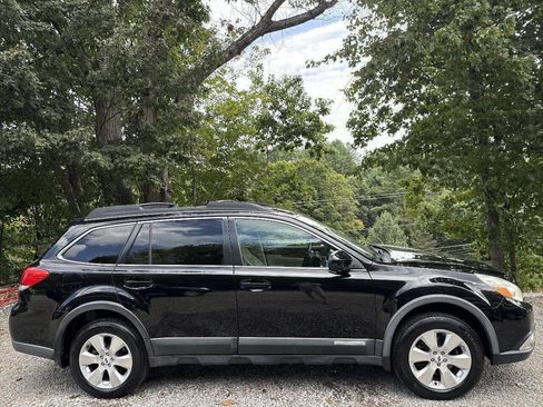 Used 2012 Subaru Outback 3.6R Limited w/ Popular Pkg 2 AWD/4WD image 4