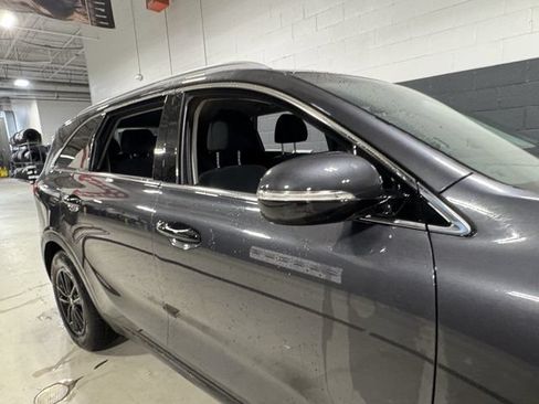 Used 2019 Kia Sorento AWD w/ LX Convenience Package image 4