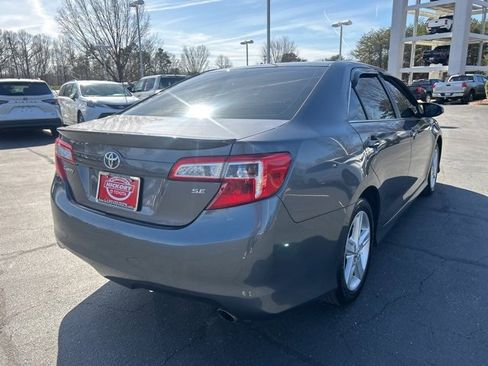 Used 2014 Toyota Camry SE image 6