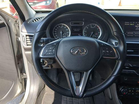 Used 2018 INFINITI QX30 image 25
