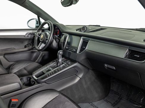 Used 2017 Porsche Macan GTS image 25