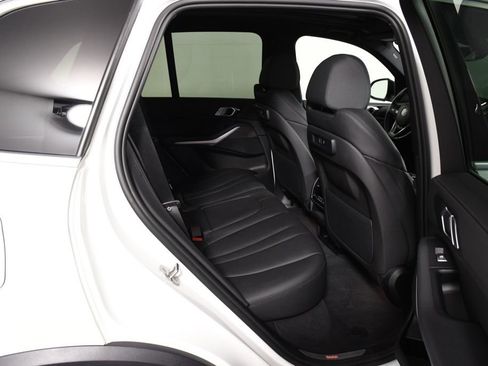 Used 2022 BMW X5 xDrive40i w/ Premium Package AWD/4WD image 11