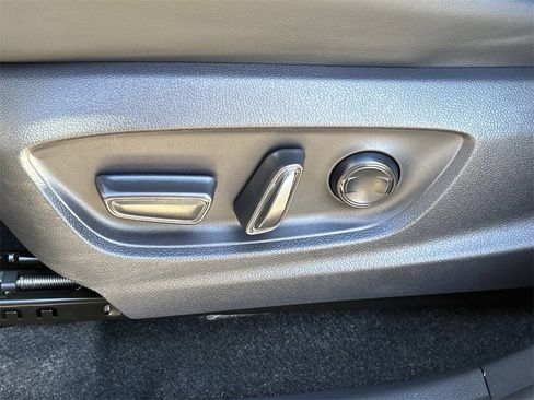 Certified 2025 Toyota Crown XLE image 22