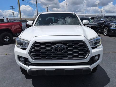 Used 2021 Toyota Tacoma TRD Off-Road AWD/4WD image 8