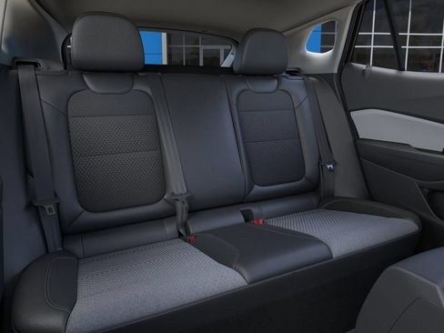 New 2026 Chevrolet Trax LT w/ LT Convenience Package FWD image 17