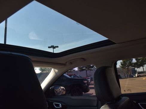 Used 2022 Jeep Compass Limited w/ Sun and Sound Group image 20