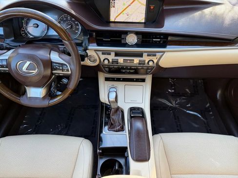 Used 2017 Lexus ES 350 image 11