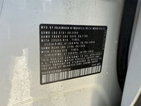 Used 2022 Volkswagen Tiguan SE image 27