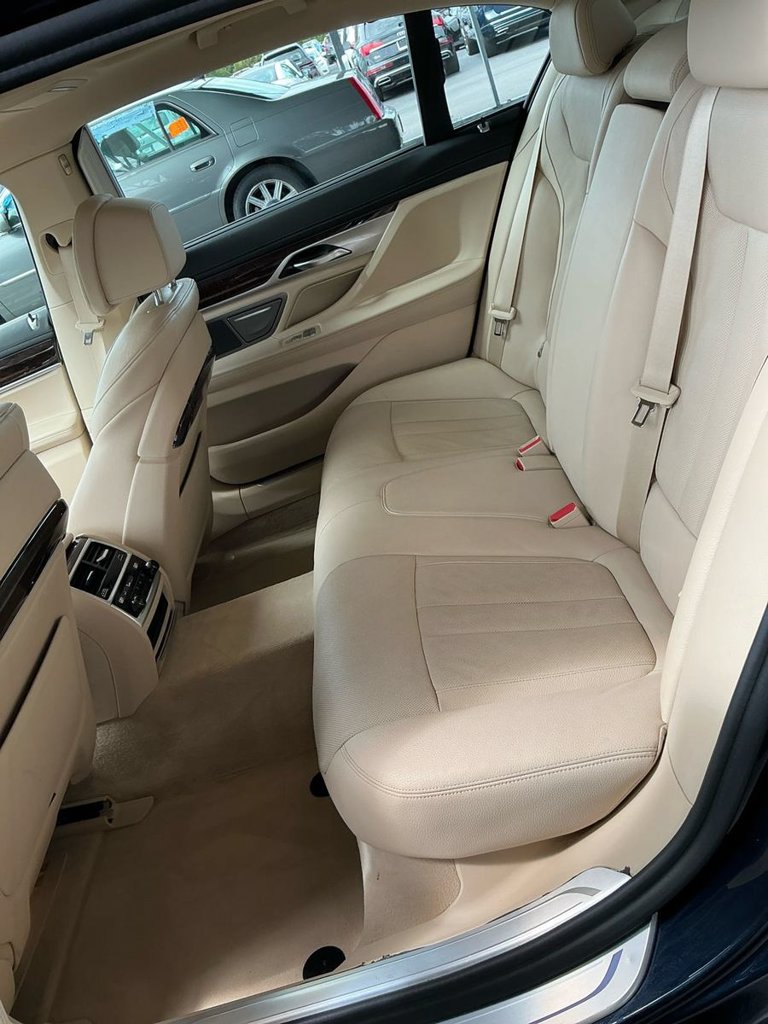 Used 2019 BMW 740i xDrive w/ Executive Package AWD/4WD image 14