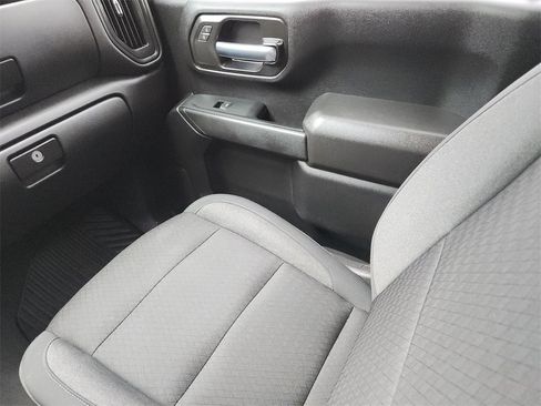 Used 2024 Chevrolet Silverado 2500 Custom w/ Custom Value Package image 16