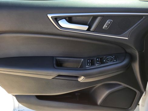 Used 2021 Ford Edge SEL image 16