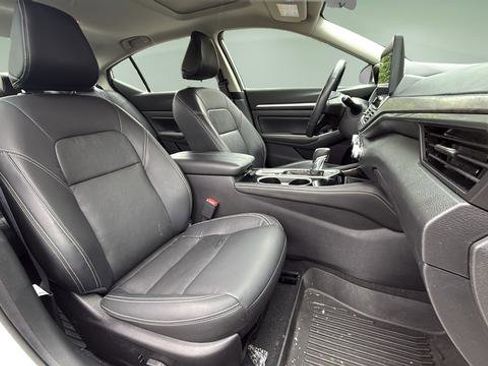 Used 2024 Nissan Altima 2.5 SL AWD/4WD image 11
