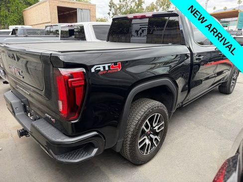 Used 2024 GMC Sierra 1500 AT4 w/ Technology Package AWD/4WD image 3