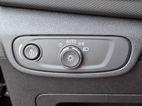 Used 2025 Chevrolet TrailBlazer RS w/ Driver Confidence Package image 24