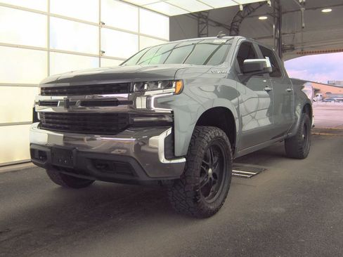 Used 2019 Chevrolet Silverado 1500 LT w/ All-Star Edition AWD/4WD image 2