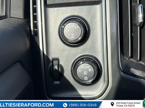 Used 2018 Chevrolet Silverado 1500 LT w/ LT Convenience Package AWD/4WD image 30