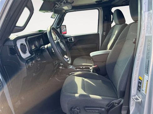 Used 2024 Jeep Wrangler Sahara image 9