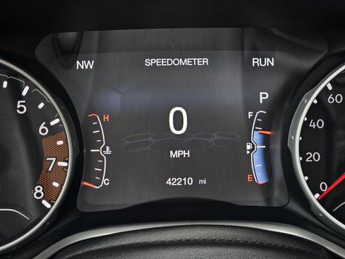 Used 2017 Jeep Compass Latitude w/ Popular Equipment Group AWD/4WD image 29