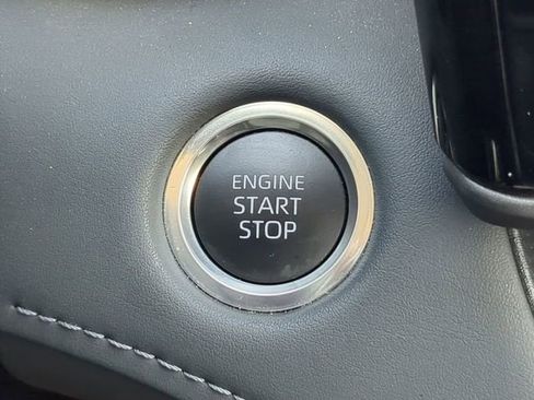 Certified 2024 Toyota Highlander XLE image 28